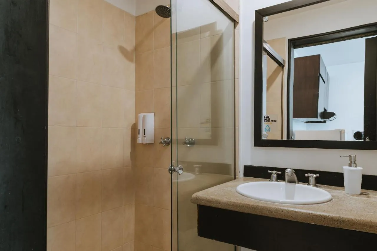 **** Hotel Travelers Orange Suites Medellin Colombia