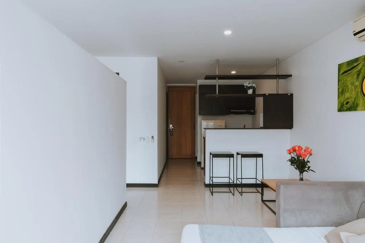 **** Hotel Travelers Orange Suites Medellin Colombia