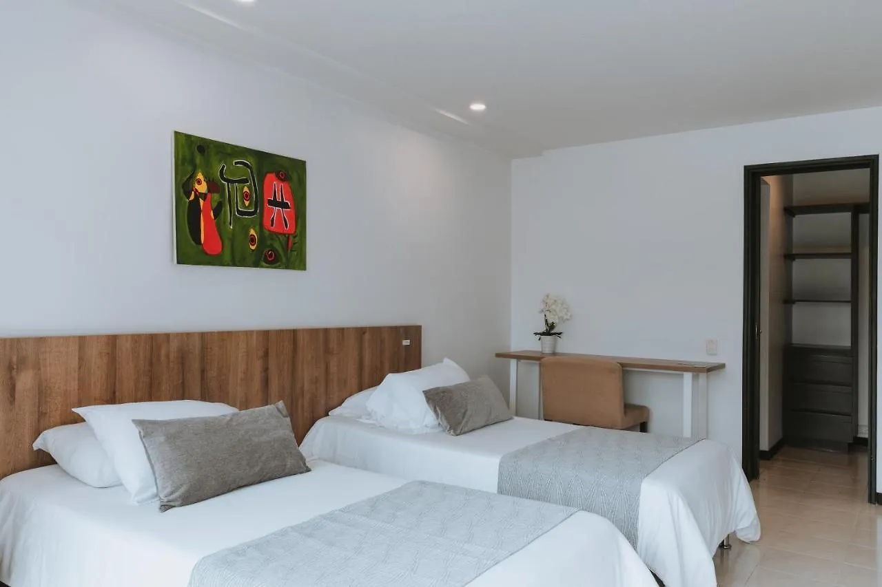 Hotel Travelers Orange Suites Medellin