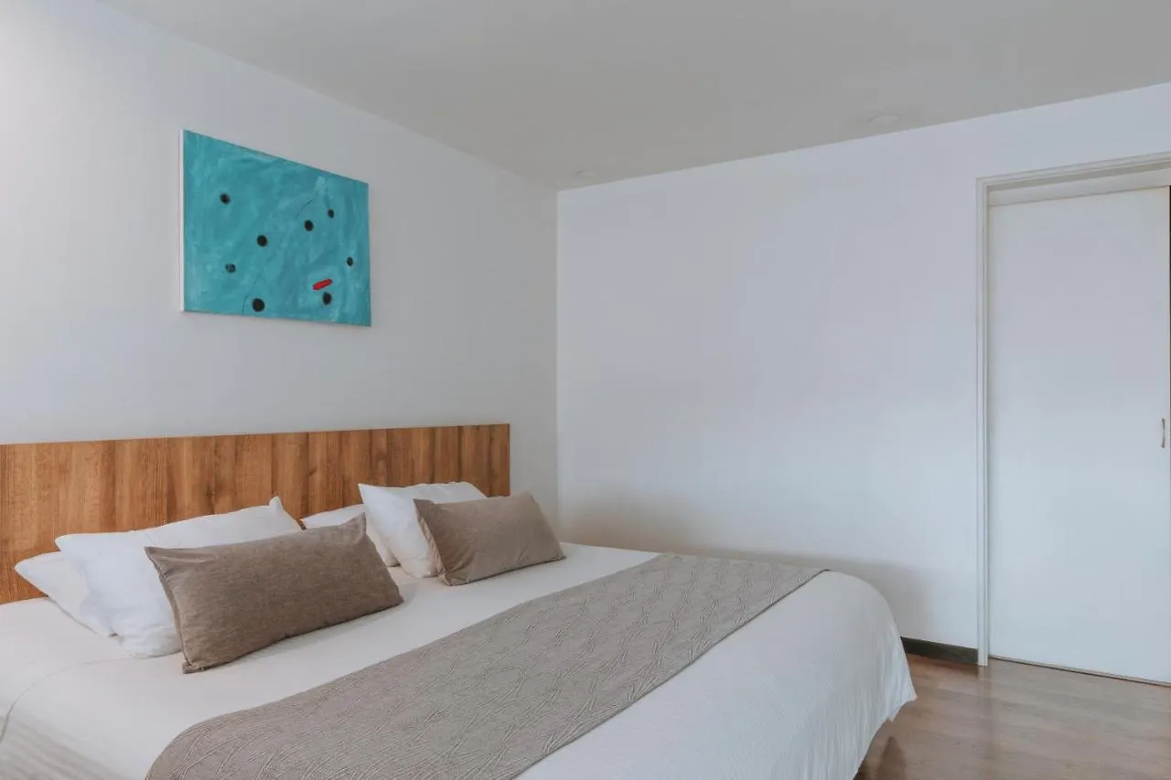 Hotel Travelers Orange Suites Medellin