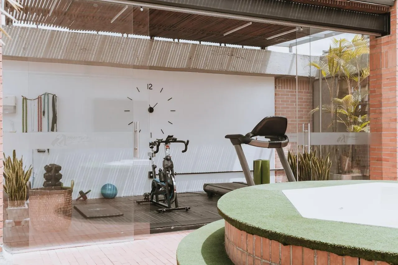 Travelers Orange Suites Medellin 4*,