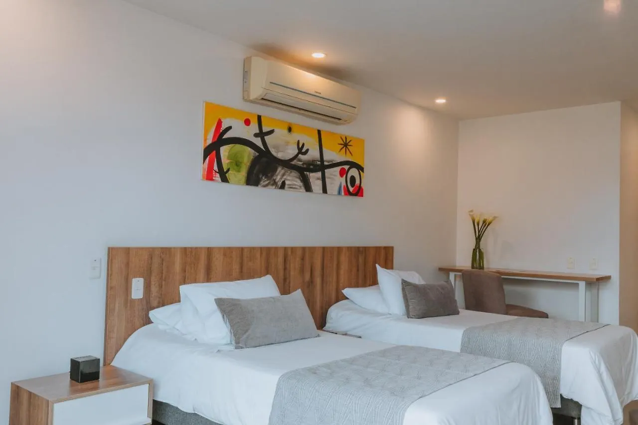 Hotel Travelers Orange Suites Medellin