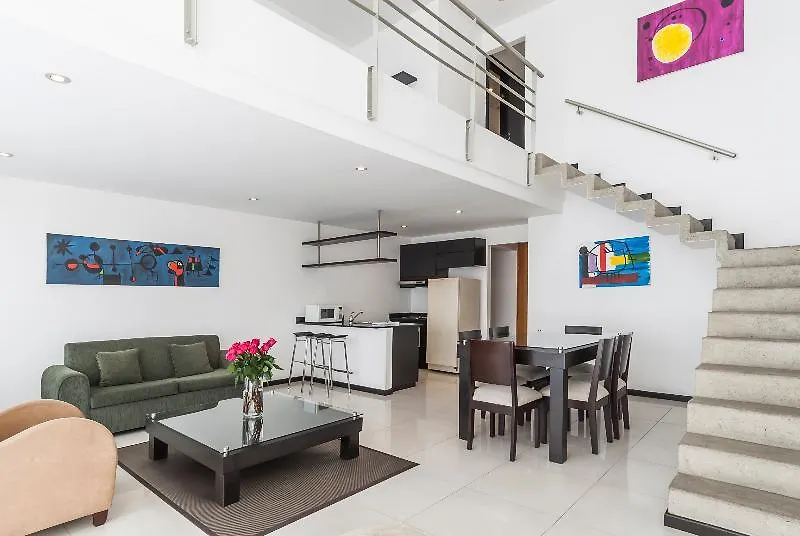 Travelers Orange Suites Medellin 4*,