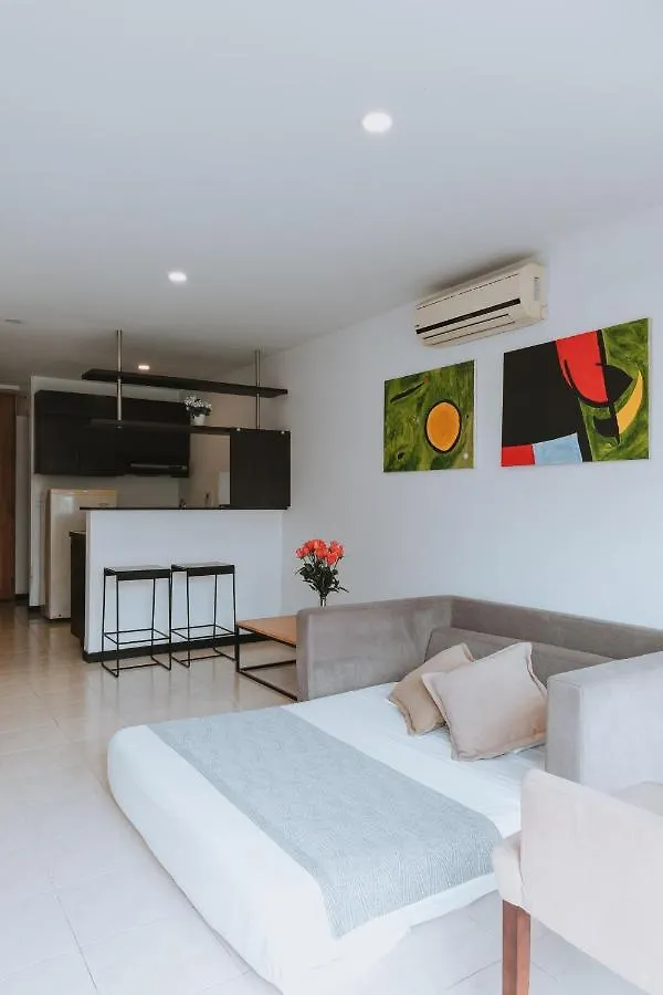 Hotel Travelers Orange Suites Medellin